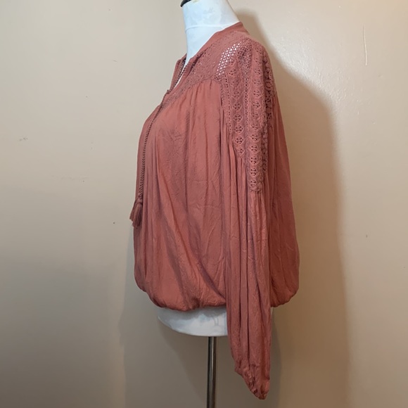 Lucky Brand 🍀 Burnt Orange Lace Cut Boho Top - Picture 3 of 10